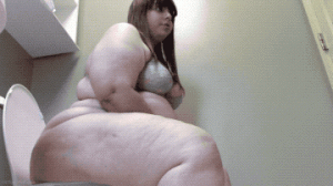 Her BIG ASS On The Toilet