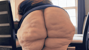 HUGE ASS UpSkirt PERV